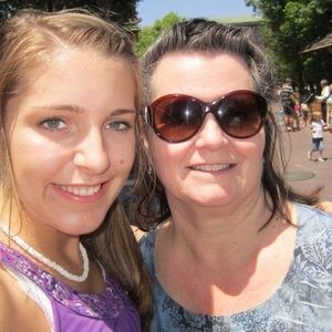 Meet your Posher, Joni